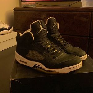 jordan oreo 5s. black and white almost like new!